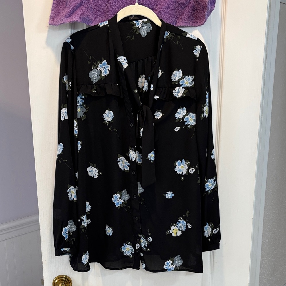 NWT Mossimo Supply Co. Black Floral Blouse